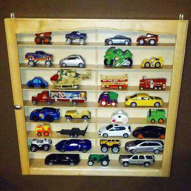gablota-drewniana-na-zabawki-samochodziki-naturalne-drewno